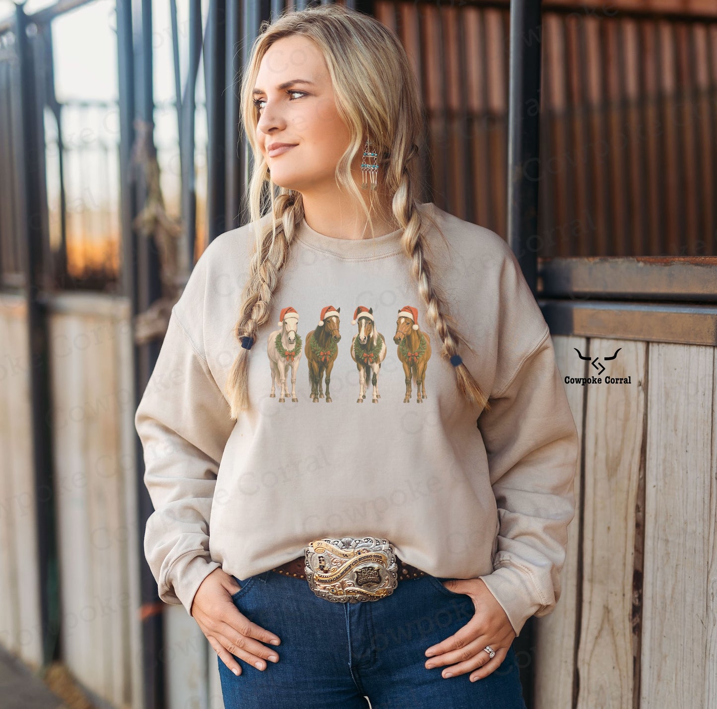 CHRISTMAS HORSES CREWNECK SWEATSHIRT