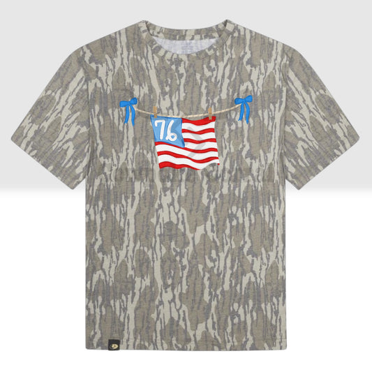 AMERICAN FLAG ‘76 CAMO TEE